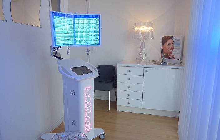 Lampe LED dermatologique à Toulouse